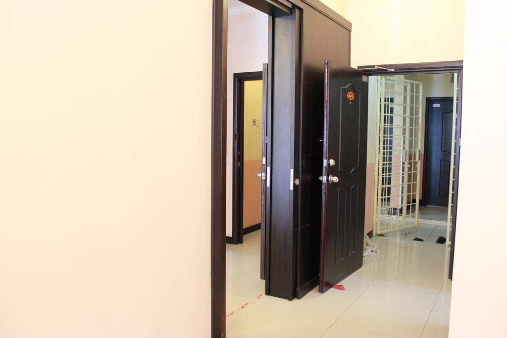 Marina Court Kota Kinabalu- Bigger Group Stay Together- 6 Bedroom Apartments Exterior foto