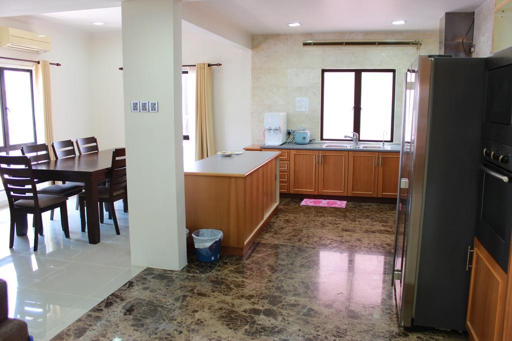 Marina Court Kota Kinabalu- Bigger Group Stay Together- 6 Bedroom Apartments Exterior foto